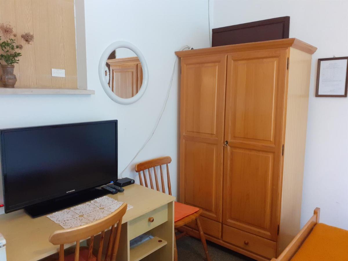 Apartment Simunec Malinska Eksteriør billede